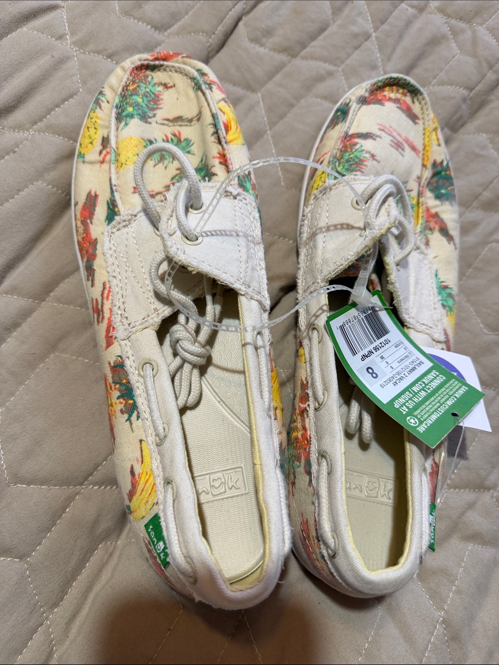 Hawaiian Sanuk  shoes size 8 NWT